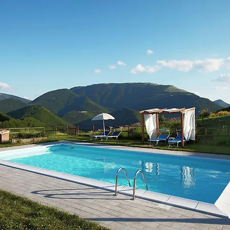 Vakantiehuis Cozy Holiday In Marche Surrounded By Hills