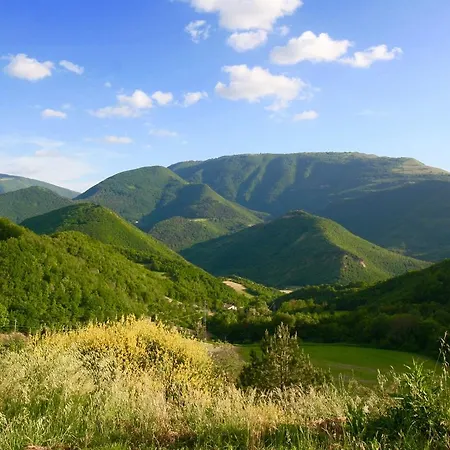 Cozy Holiday In Marche Surrounded By Hills Vakantiehuis Cagli